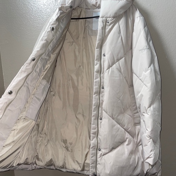 Long puffer jacket 🧥 - Picture 3 of 9